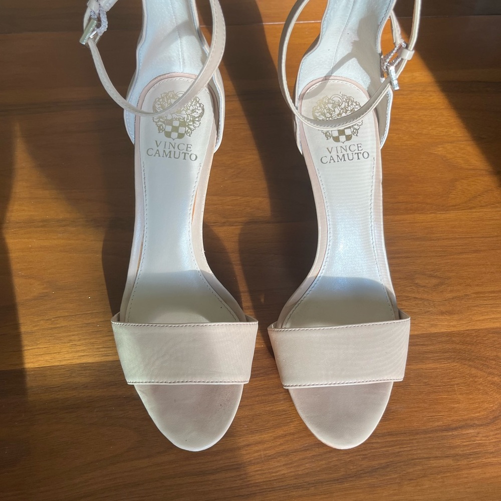Vince Camuto heels, tan